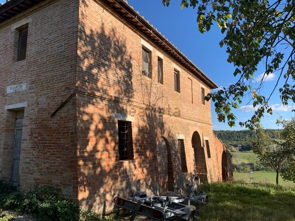 casa indipendente in vendita ad Asciano