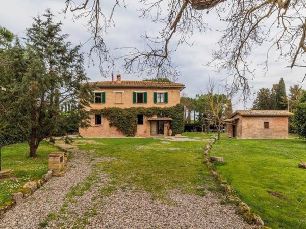 casa indipendente in vendita ad Asciano