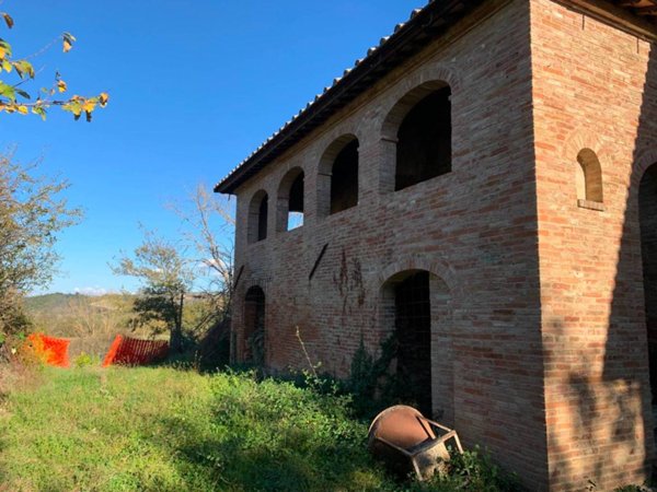 casa indipendente in vendita ad Asciano