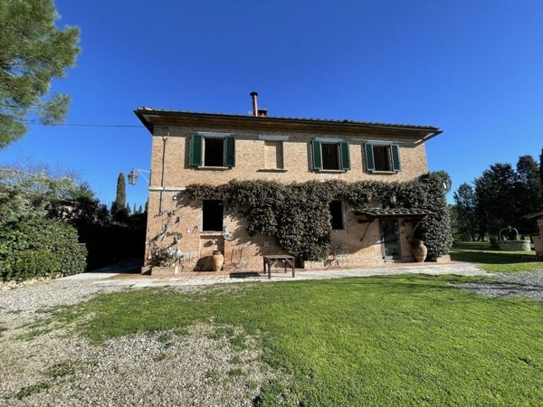casa indipendente in vendita ad Asciano