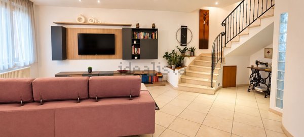 casa indipendente in vendita ad Asciano