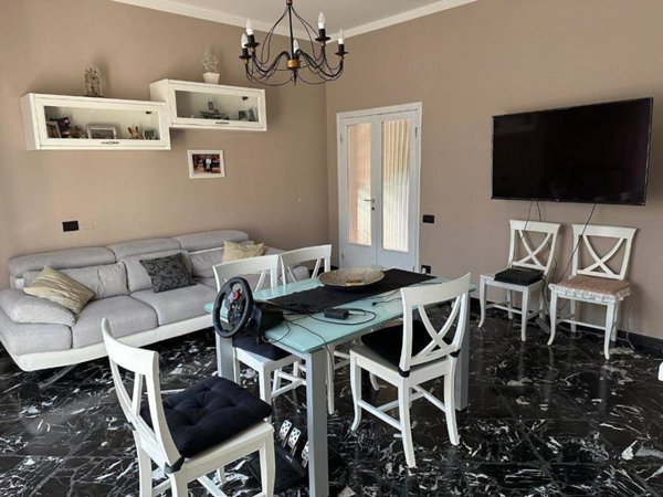 casa indipendente in vendita ad Asciano in zona Arbia