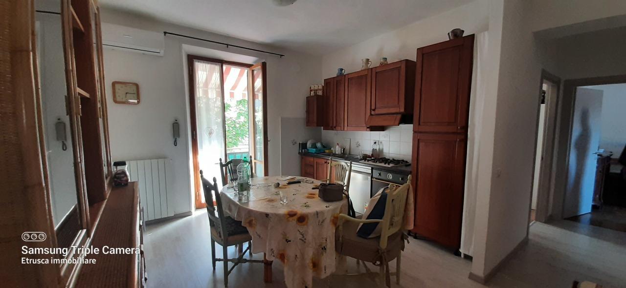 esavano in vendita ad Asciano