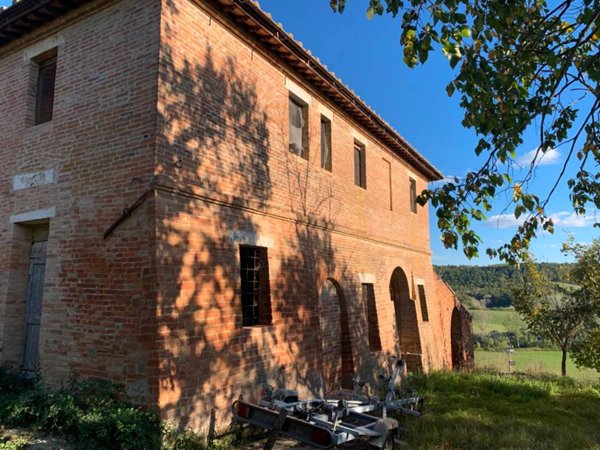 casa indipendente in vendita ad Asciano
