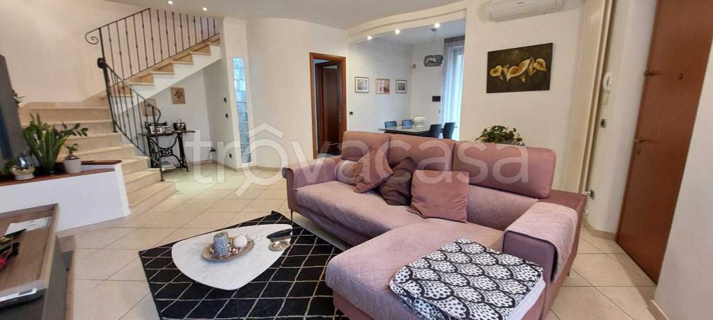 casa indipendente in vendita ad Asciano