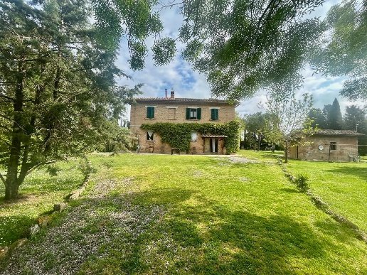 casa indipendente in vendita ad Asciano