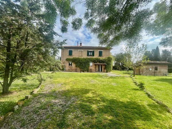 casa indipendente in vendita ad Asciano