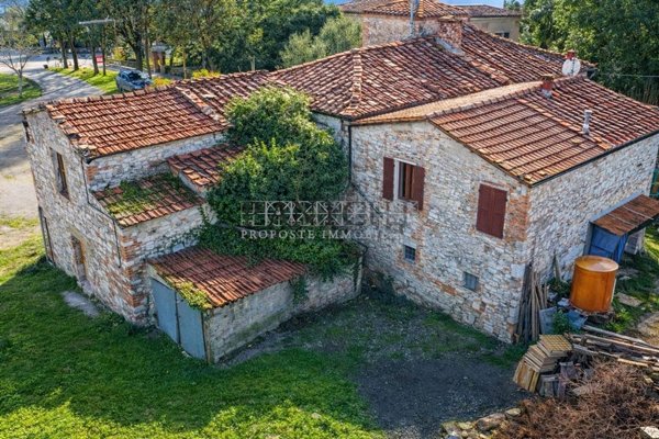 casale in vendita ad Asciano