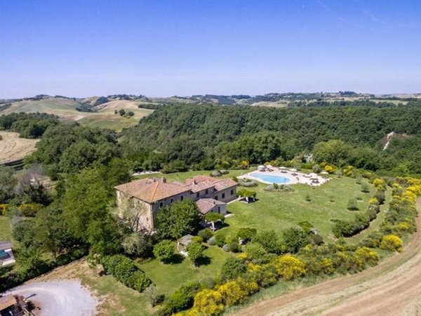 casale in vendita ad Asciano