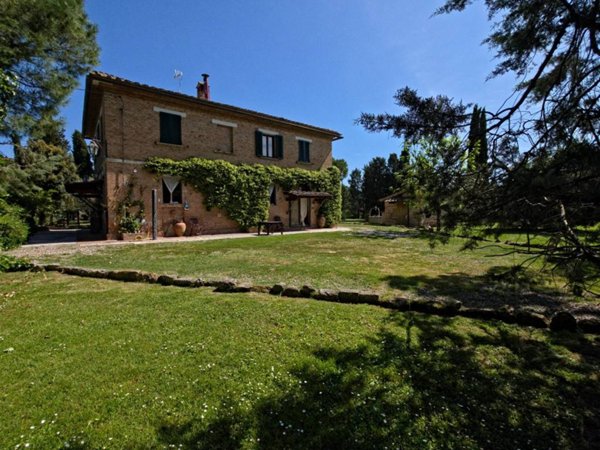 casa indipendente in vendita ad Asciano
