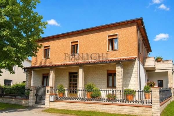 casa indipendente in vendita ad Asciano