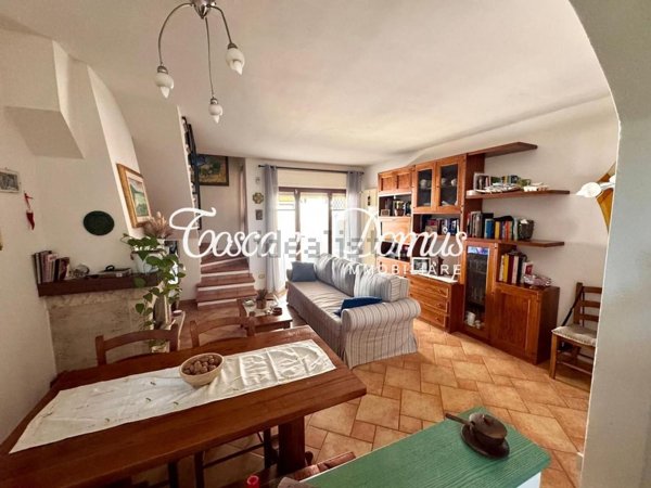 casa indipendente in vendita ad Asciano in zona Arbia
