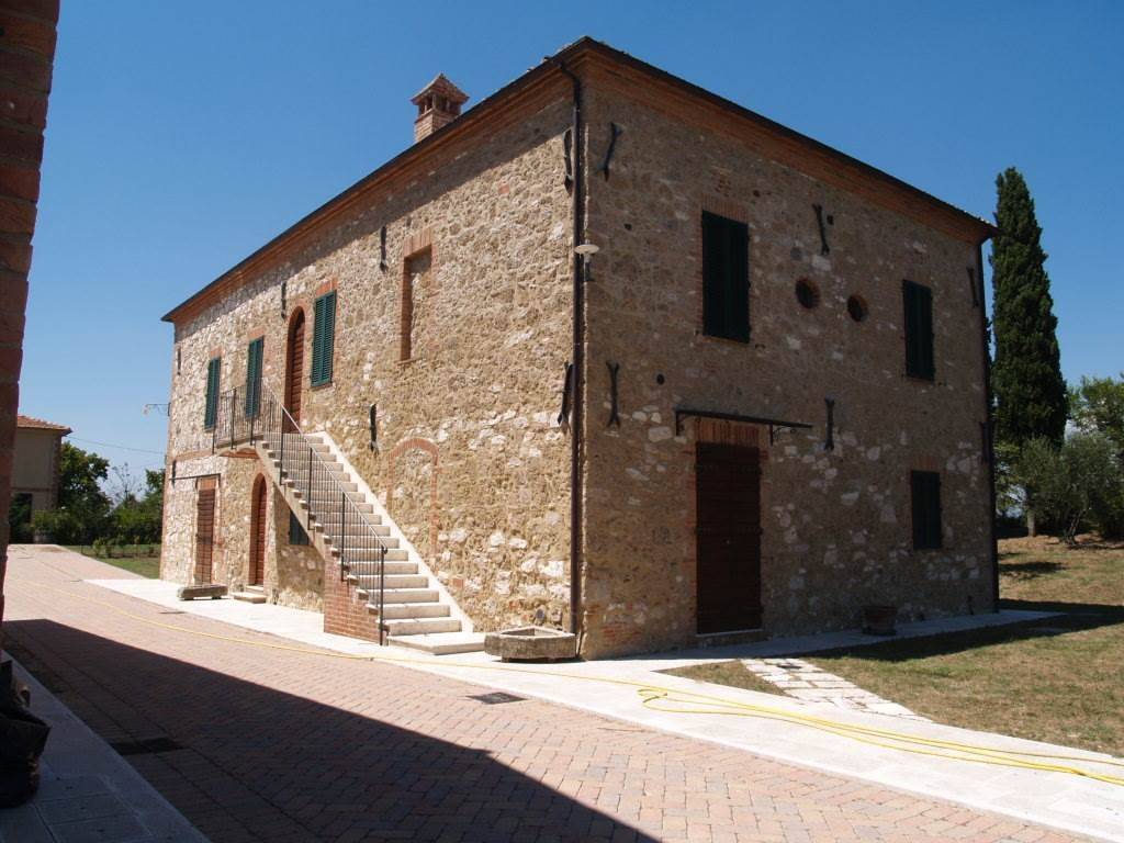 casa indipendente in vendita ad Asciano