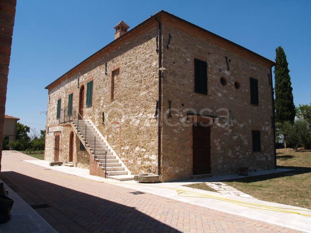 casa indipendente in vendita ad Asciano