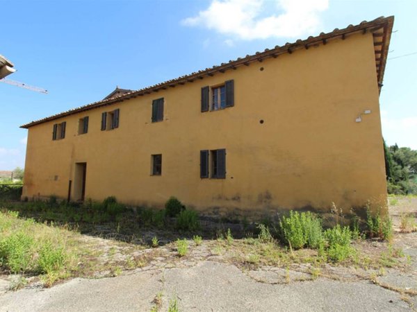 terreno edificabile in vendita ad Asciano in zona Arbia