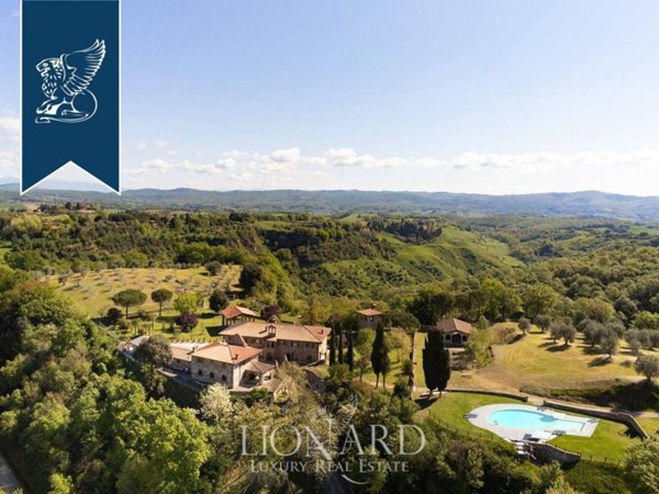 villa in vendita ad Asciano in zona Torre a Castello