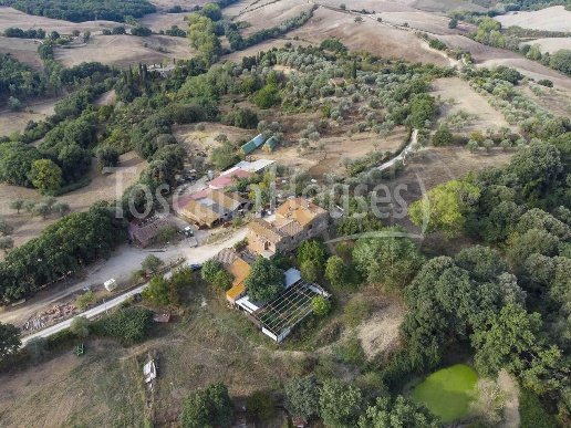 casale in vendita ad Asciano