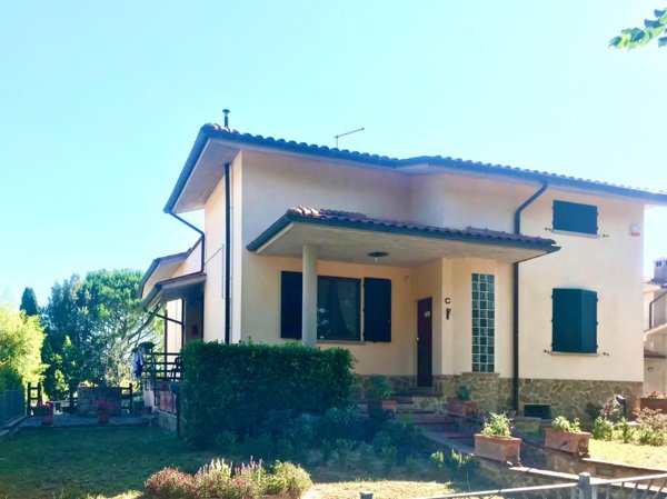 casa indipendente in vendita ad Asciano
