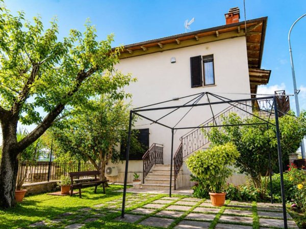 appartamento in vendita ad Asciano