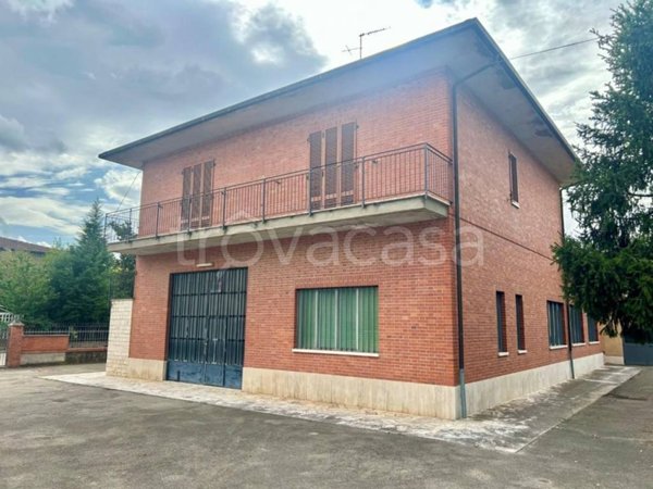 casa indipendente in vendita ad Asciano