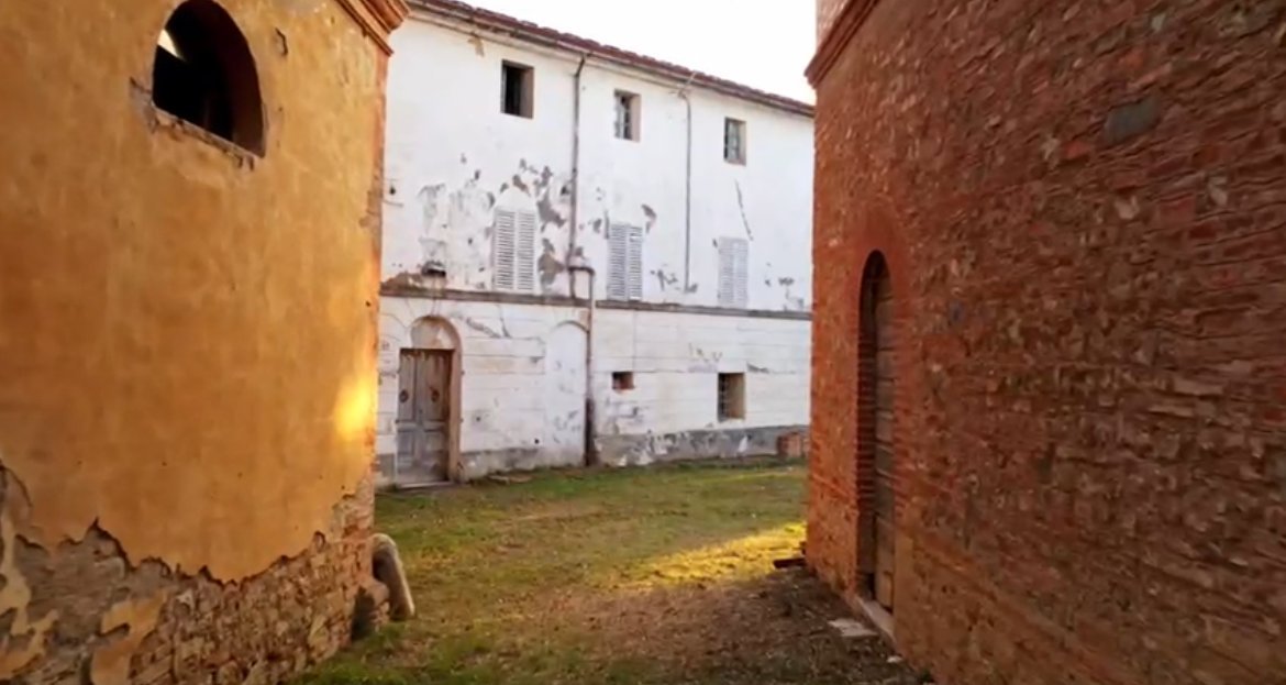 casa indipendente in vendita ad Asciano in zona Torre a Castello