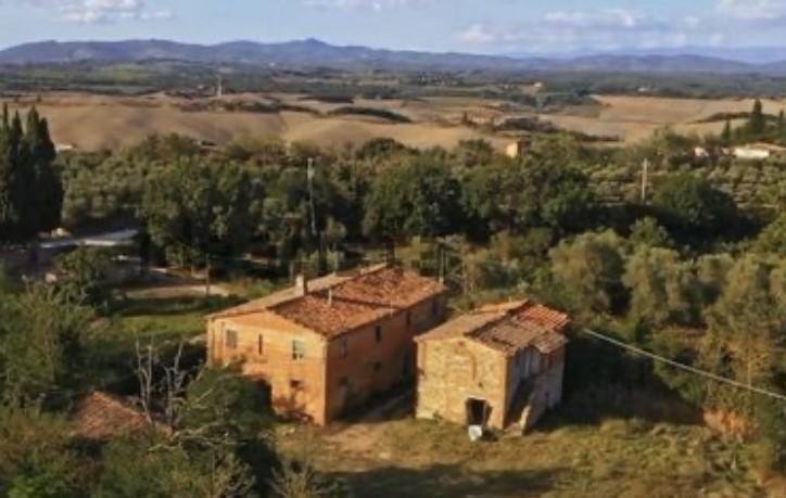 casa indipendente in vendita ad Asciano in zona Torre a Castello