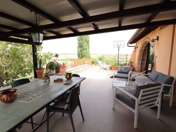 casa indipendente in vendita ad Asciano