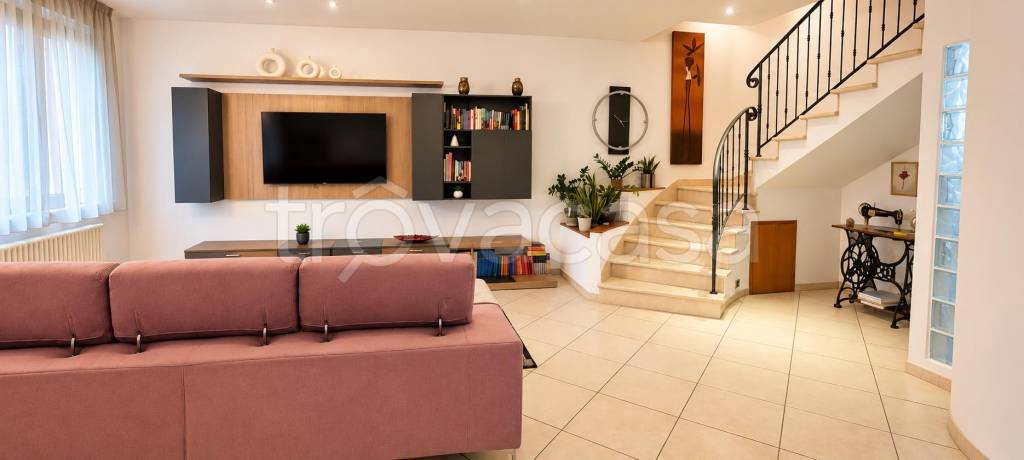 casa indipendente in vendita ad Asciano