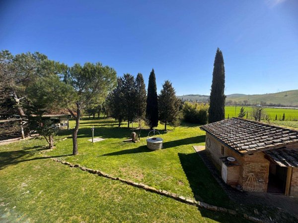 casa indipendente in vendita ad Asciano