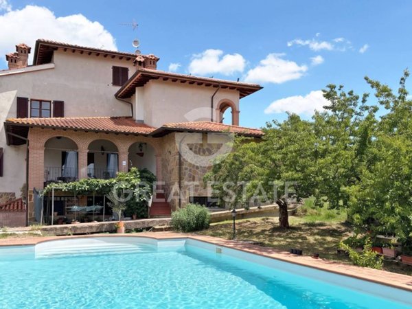 casa indipendente in vendita ad Asciano