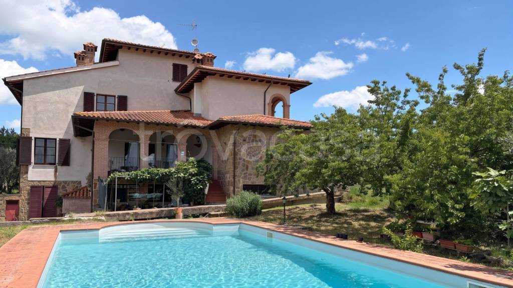 casa indipendente in vendita ad Asciano
