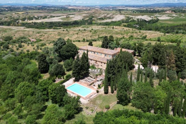 casale in vendita ad Asciano