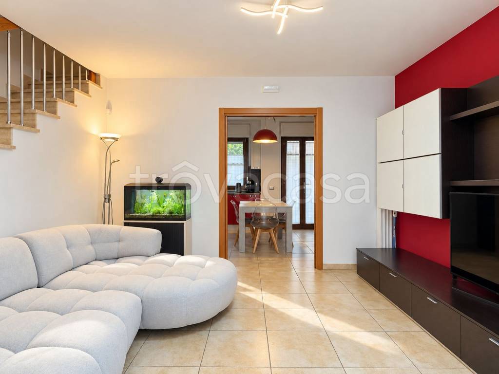 casa indipendente in vendita ad Asciano in zona Arbia