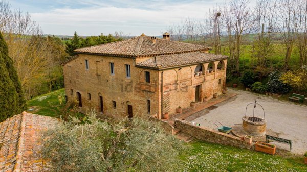 locale di sgombero in vendita a Buonconvento