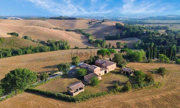 casale in vendita a Buonconvento
