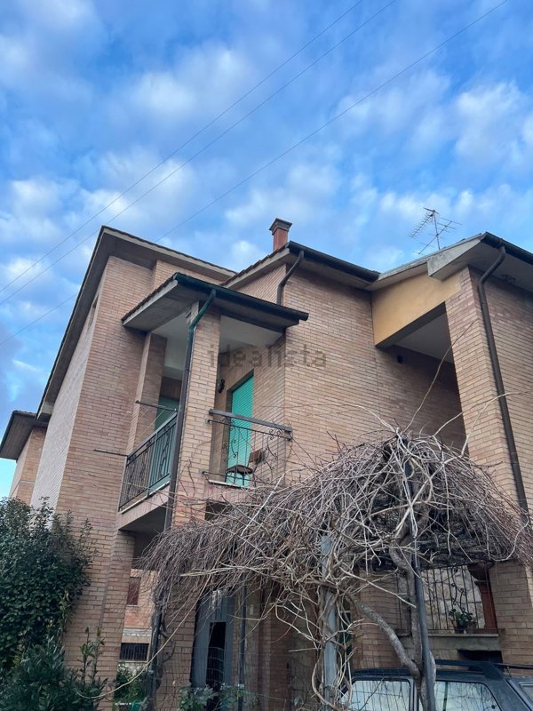 appartamento in vendita a Buonconvento in zona Percenna