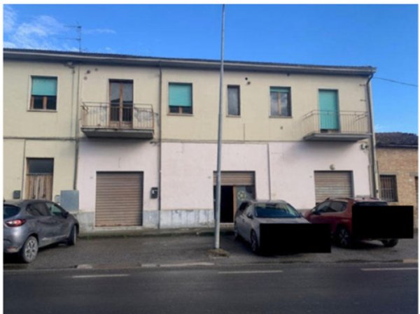 locale di sgombero in vendita a Buonconvento