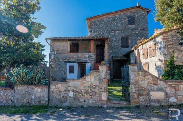 casa indipendente in vendita a Casole d'Elsa