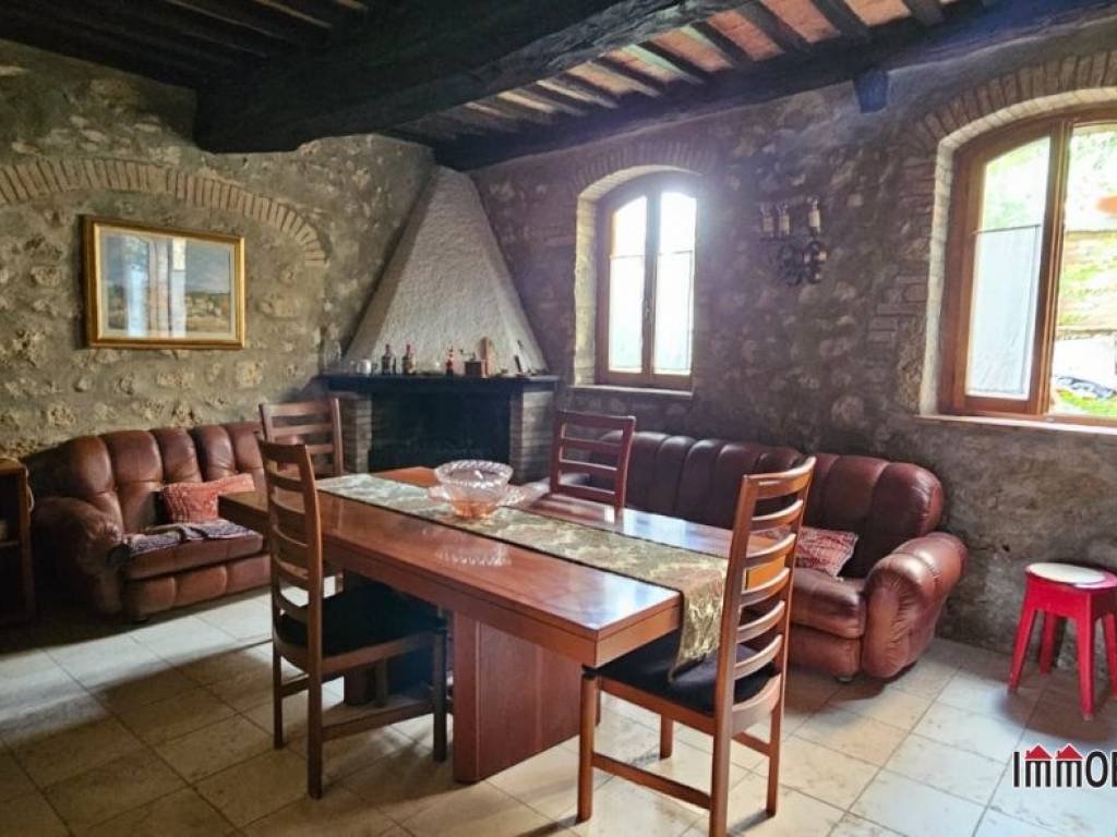 appartamento in vendita a Casole d'Elsa