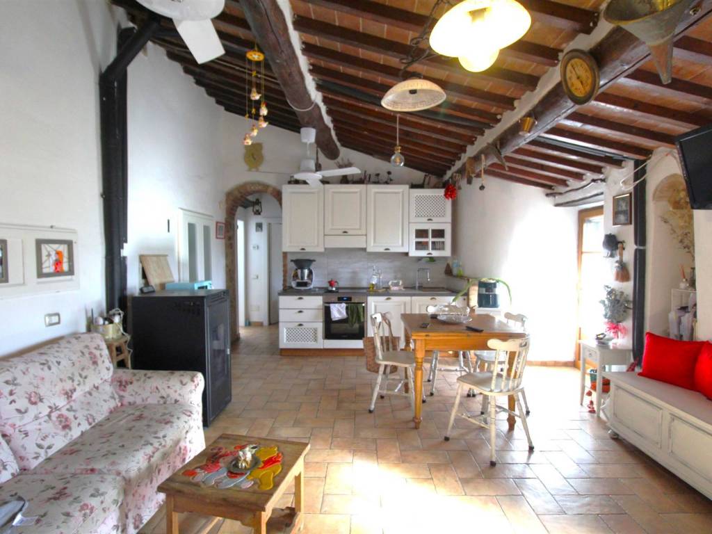 appartamento in vendita a Casole d'Elsa