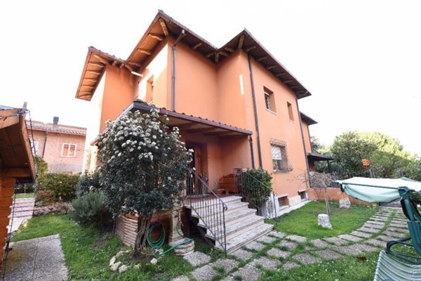 casa indipendente in vendita a Casole d'Elsa