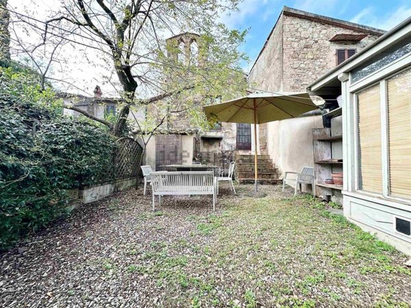 appartamento in vendita a Casole d'Elsa