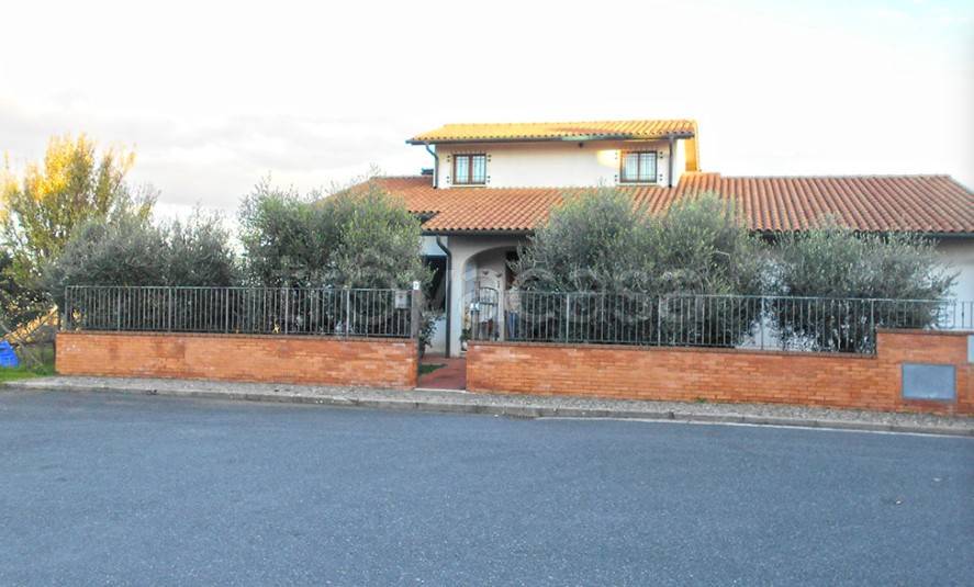 casa indipendente in vendita a Casole d'Elsa