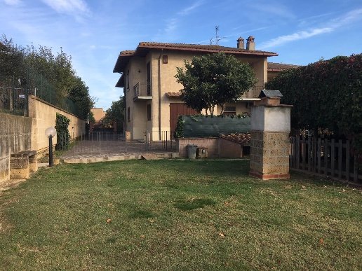 casa indipendente in vendita a Casole d'Elsa