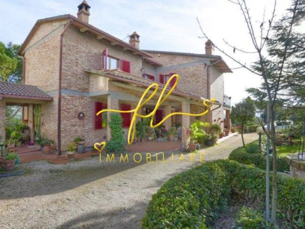 casa indipendente in vendita a Casole d'Elsa