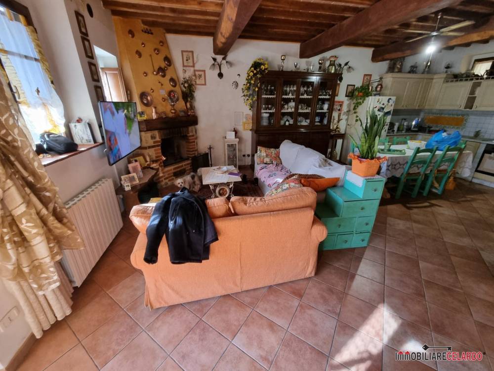 casa indipendente in vendita a Casole d'Elsa