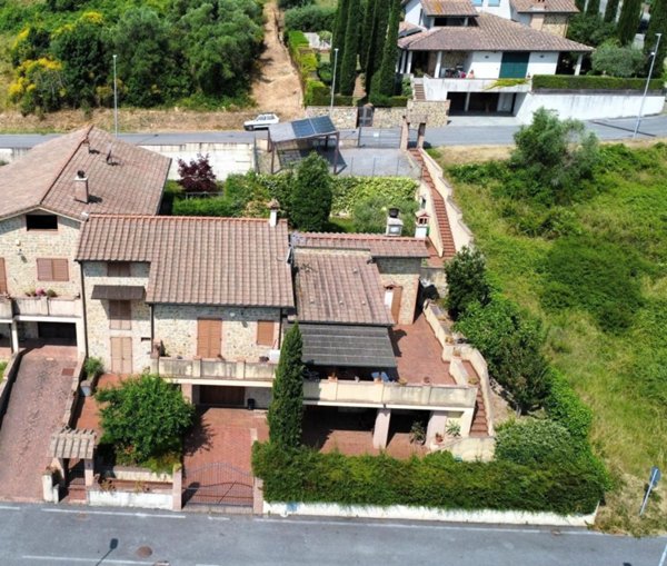 casa indipendente in vendita a Casole d'Elsa