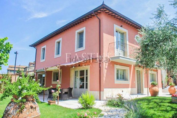 casa indipendente in vendita a Casole d'Elsa