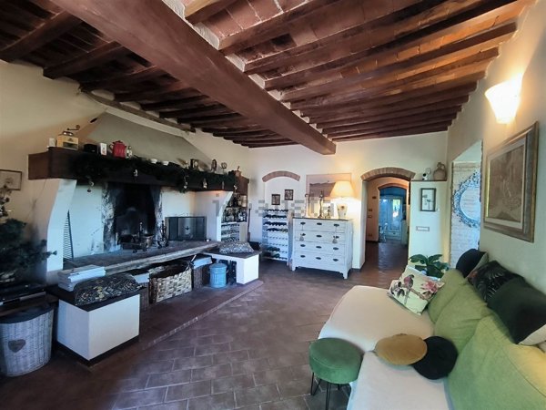 esavano in vendita a Casole d'Elsa