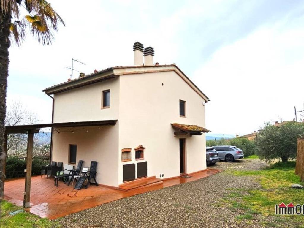 casa indipendente in vendita a Casole d'Elsa